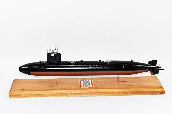 USS Bluefish SSN-675 Submarine Model, US Navy, Scale Model, Mahogany, Sturgeon Class
