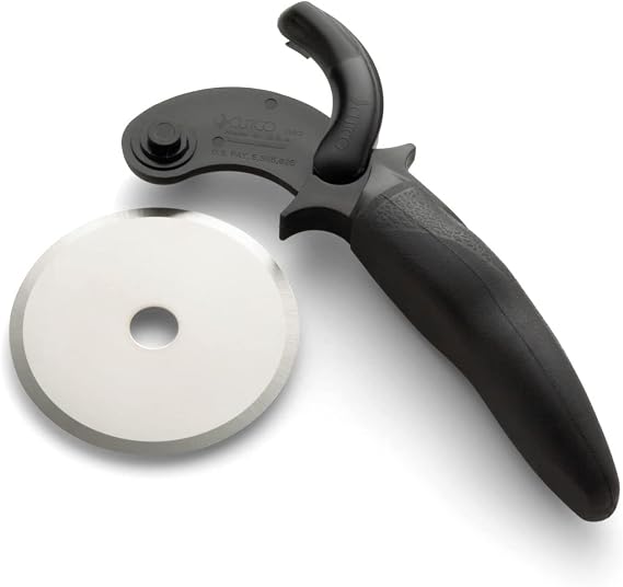 CUTCO Model 1502 Pizza Cutter....Sharp, removable, easy to clean blade.....Soft-grip Thermoresin black handle....7 3/4" overall length.... Still in the bag from the factory