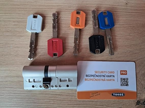 TOKOZ. PRO 300 High Security Lock with 5 Keys and Keycode Card (30/50)