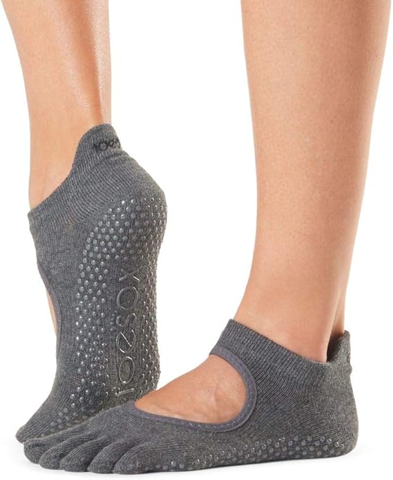 toesox Women's Bellarina Non Slip Full Toe Grip Yoga Socks Anti Slip Non Skid Pattern for Barre, Pilates & Yoga