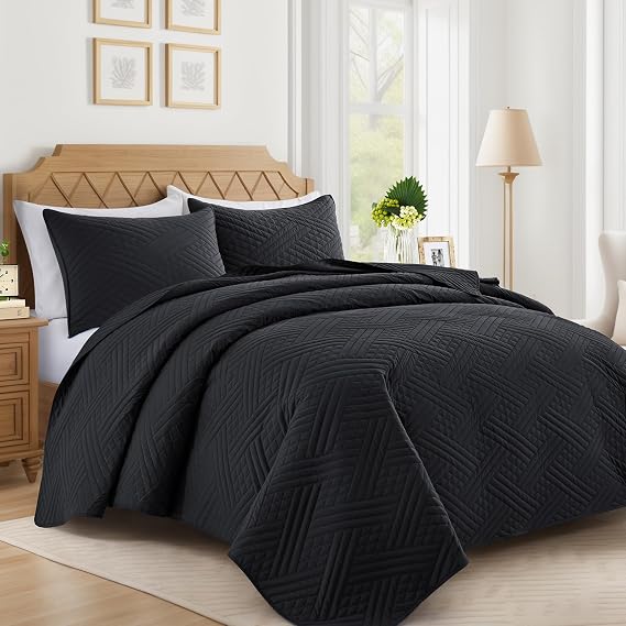 Lavsiry Black Quilt King Size with Striped Pattern, Lightweight Soft Summer Thin Microfiber Bedspread & Coverlet Bedding Set for All Seasons - 3 Piece(1 Quilt, 2 Pillow Shams)