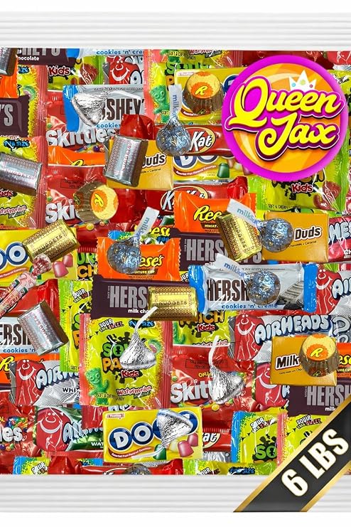 Chocolate and Candy Variety Pack - 6 LB Assorted Chocolate Candy Bulk - Bulk Candies Bag CandyMix - Individually Wrapped Candies and Chocolates - Variety CandyBag - Cold Pack Included