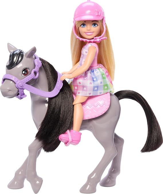 Barbie Chelsea™ Bebek ve Midilli Barbie Chelsea bebek ve oyuncak at seti, kask aksesuarı dahildir, bebeğin dizleri midilliye binmek için bükülebilir HTK29