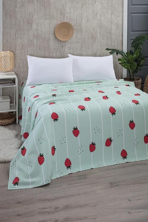 Mulberry Çilek Desenli Tek Kişilik Pike Yatak Örtüsü 170 x 230